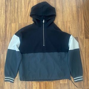 Pullover windbreaker